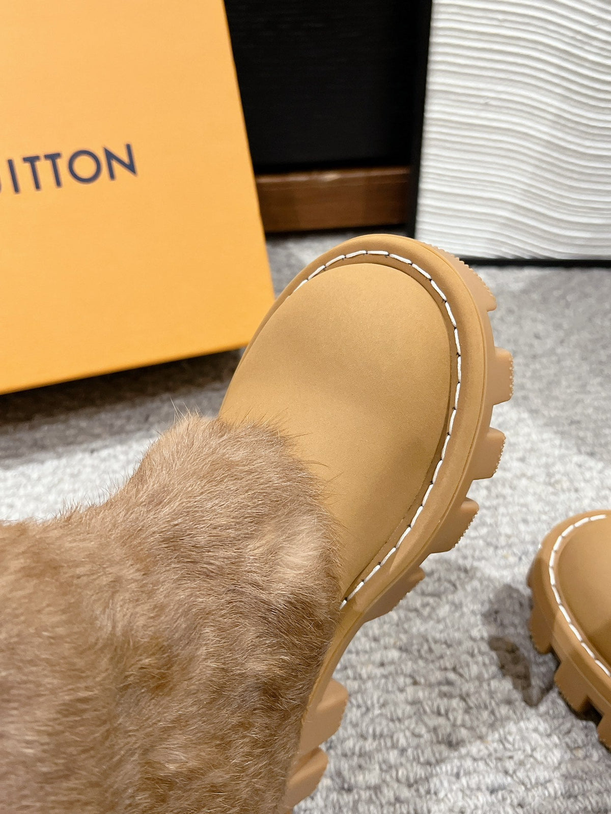 ANKLE BOOTS IN PEANUT BROWN CALFSKIN WITH MINK FUR