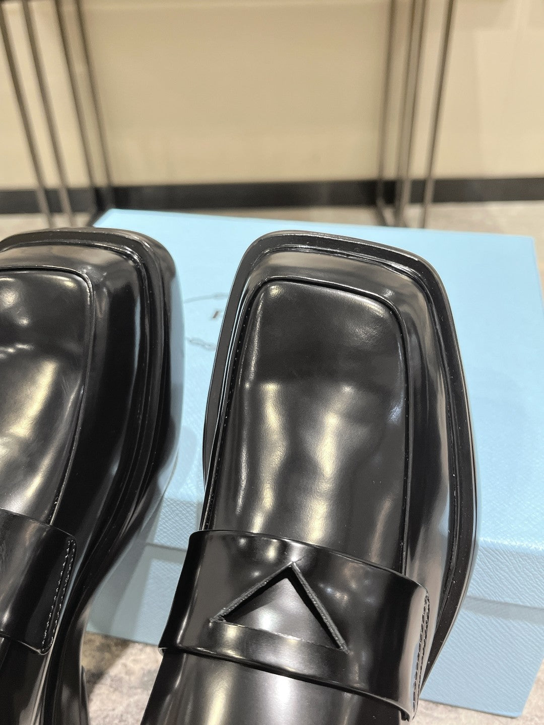 PRA SQUARE HEAD LOAFERS JET-BLACK CALFSKIN