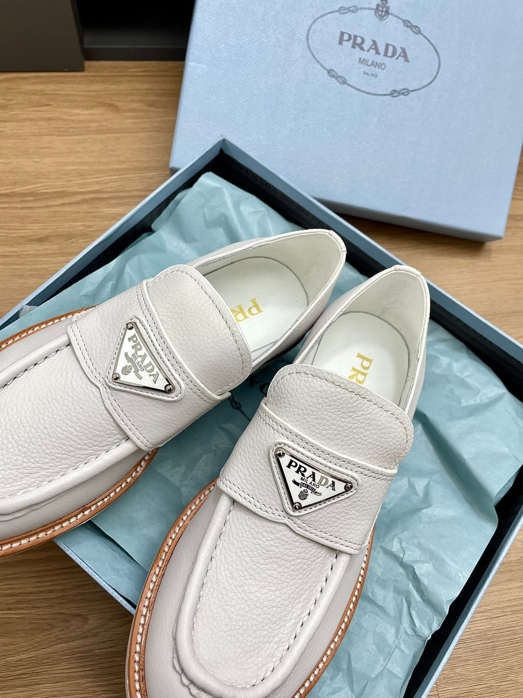 PRA CHOCOLATE LOAFERS WHITE CALFSKIN
