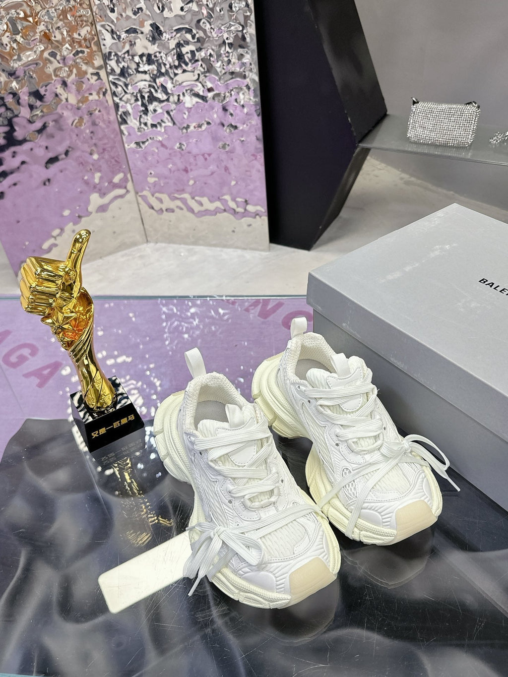 3XL SNEAKER IN WHITE MESH AND POLYURETHANE