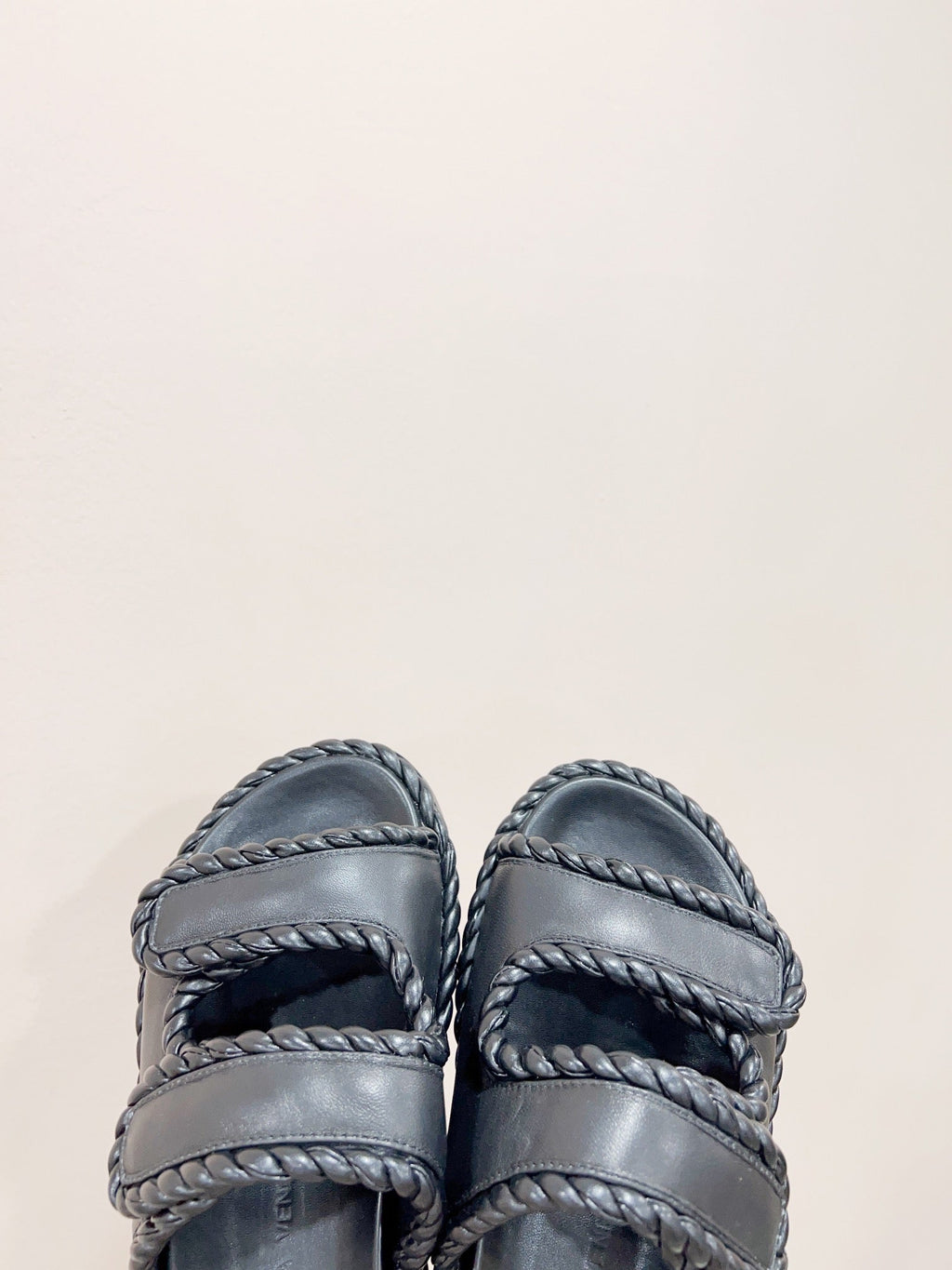 REFINED DAD SANDAL IN BLACK LAMBSKIN MULE