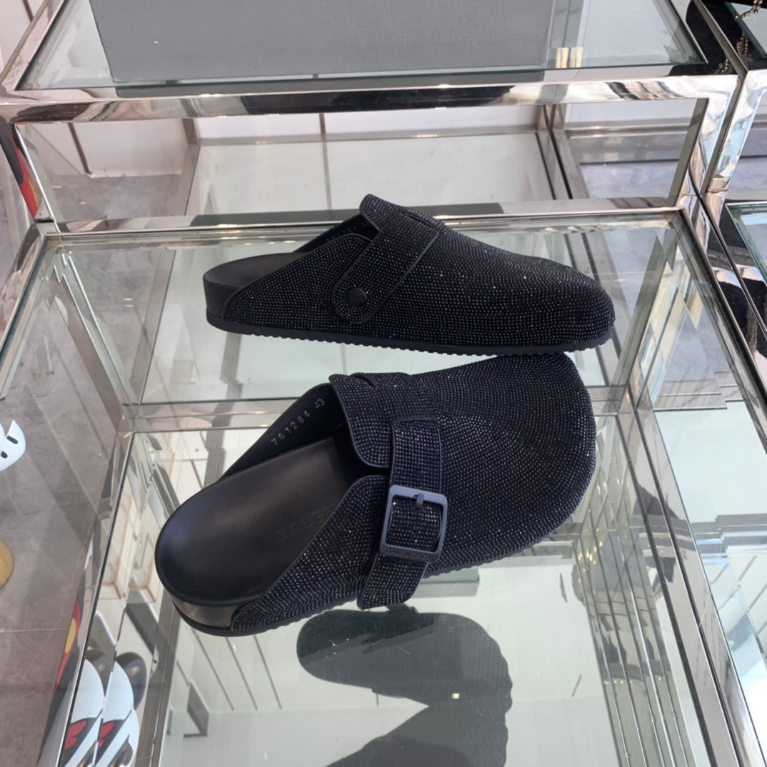 BIRKENSTOCK CLOG ATTACHED RHINESTONES IN BLACK CALFSKIN