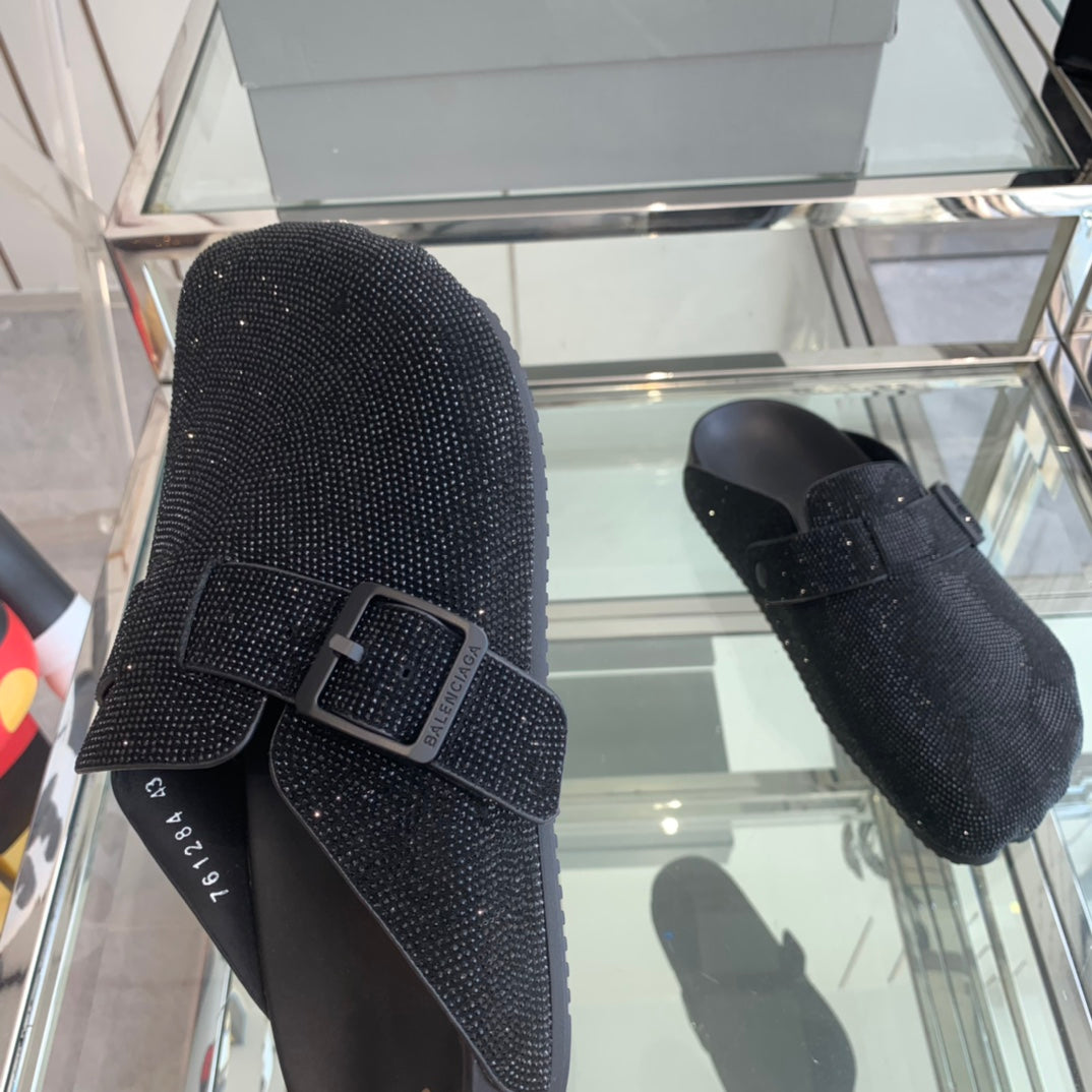 BIRKENSTOCK CLOG ATTACHED RHINESTONES IN BLACK CALFSKIN