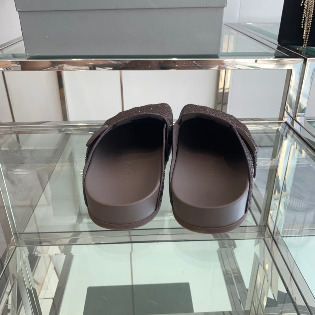 BIRKENSTOCK CLOG ATTACHED RHINESTONES IN BROWN CALFSKIN