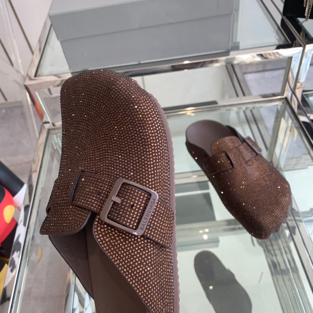 BIRKENSTOCK CLOG ATTACHED RHINESTONES IN BROWN CALFSKIN