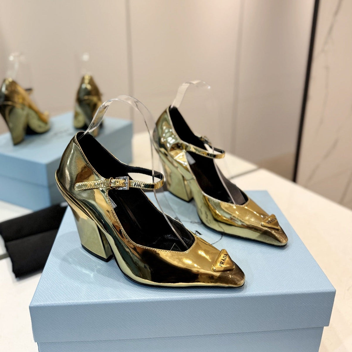 PRA BRUSHED PUMPS METALLIC GOLD LAMBSKIN