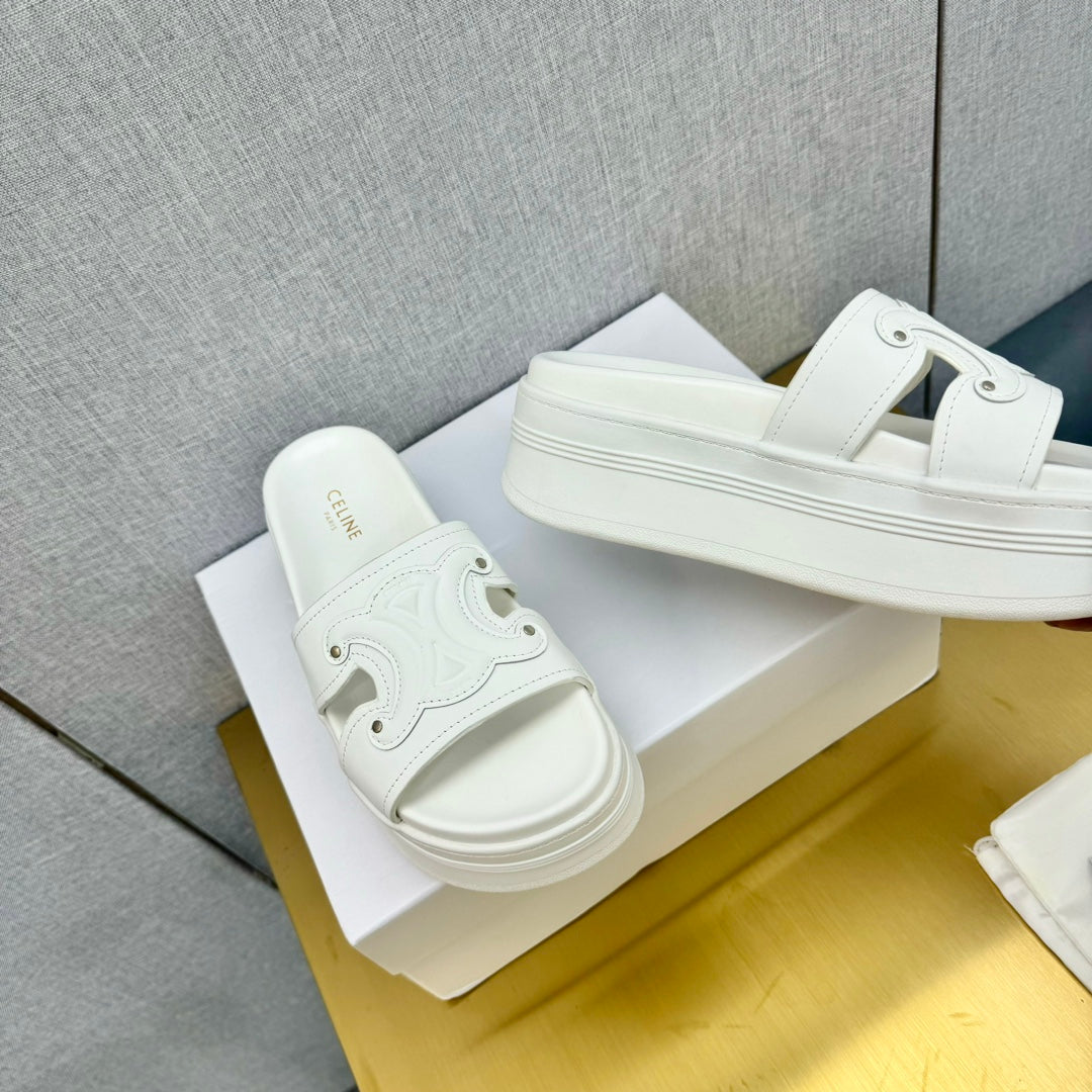 BLOCK SLIDES WITH TRIOMPHE IN WHITE SMOOTH CALFSKIN