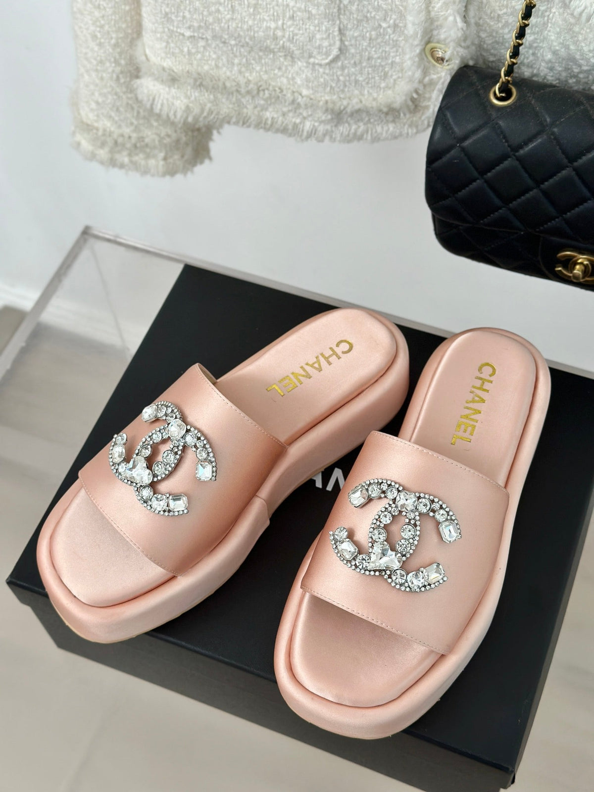 SLIPPERS THICK SOLE IN LIGHT PINK SATIN
