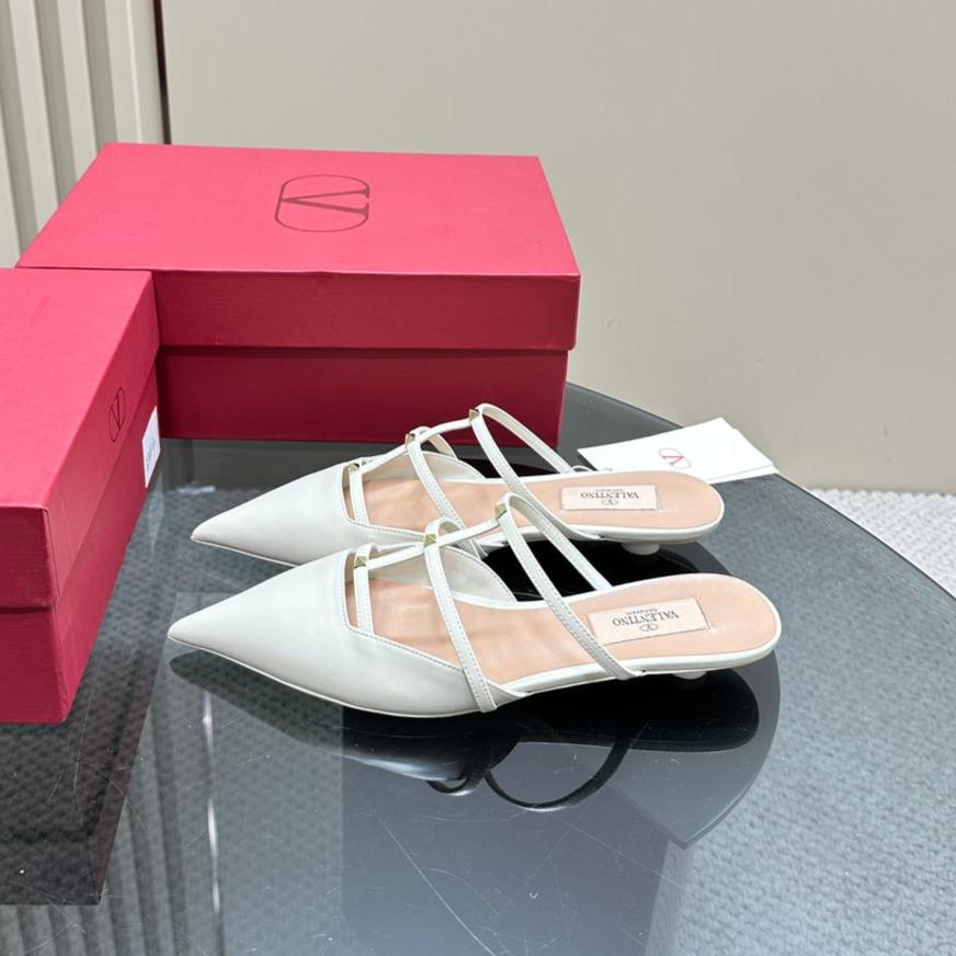 ROCKSTUD WISPY WHITE CALFSKIN MULE 20MM