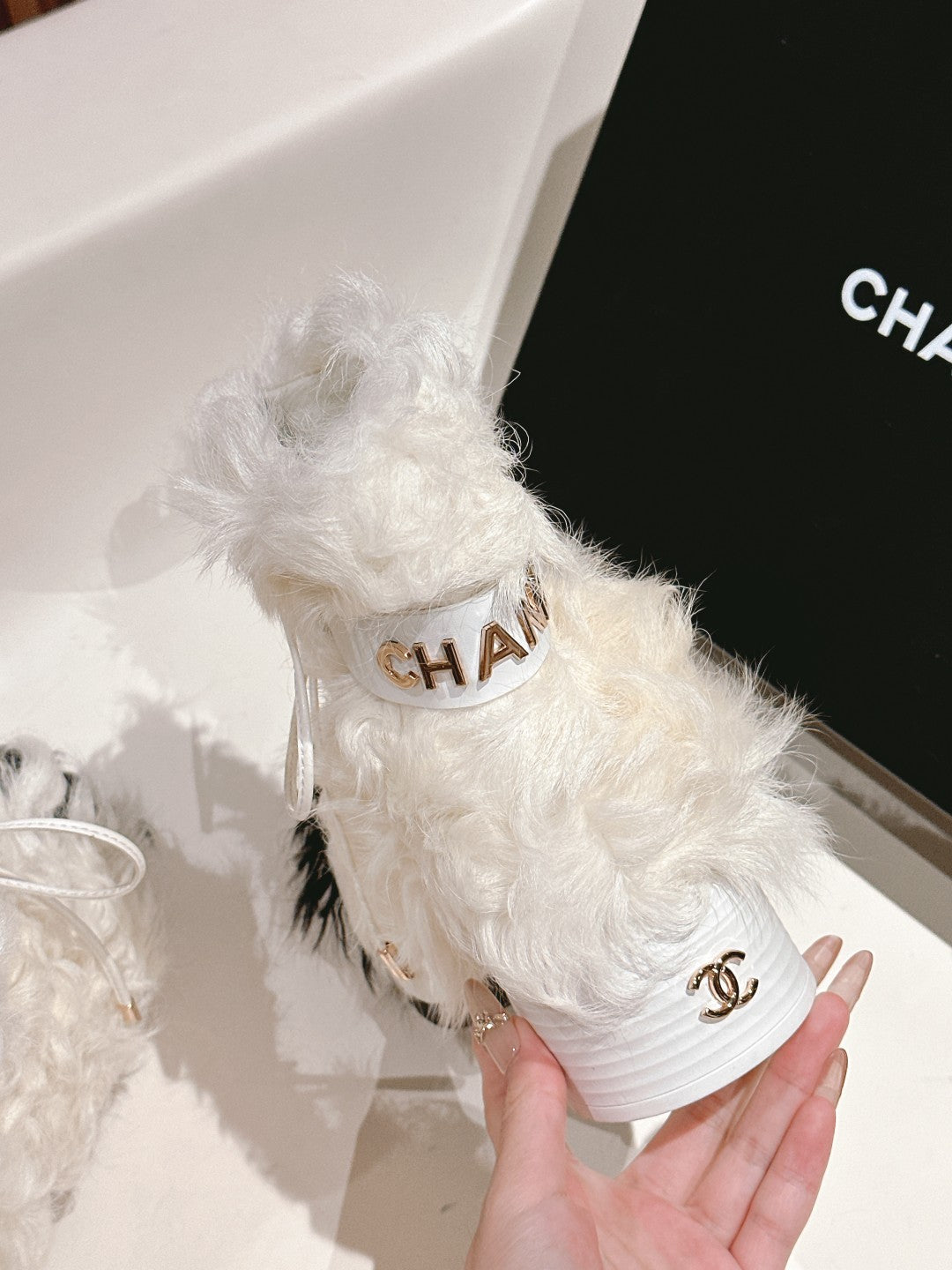 SHORT BOOTS IN WHITE LAMB FUR AND LAMBSKIN 962186