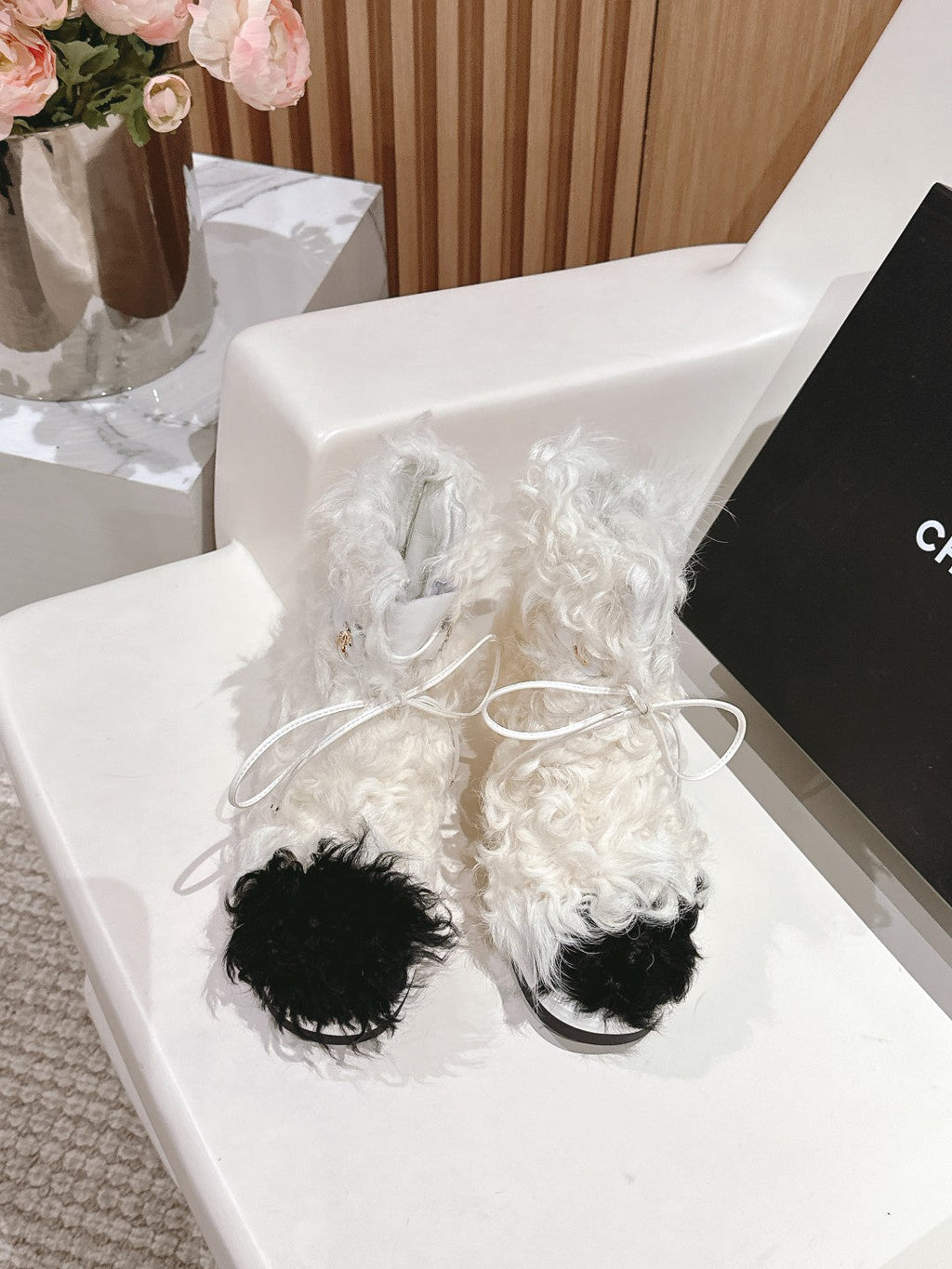 SHORT BOOTS IN WHITE LAMB FUR AND LAMBSKIN 962186