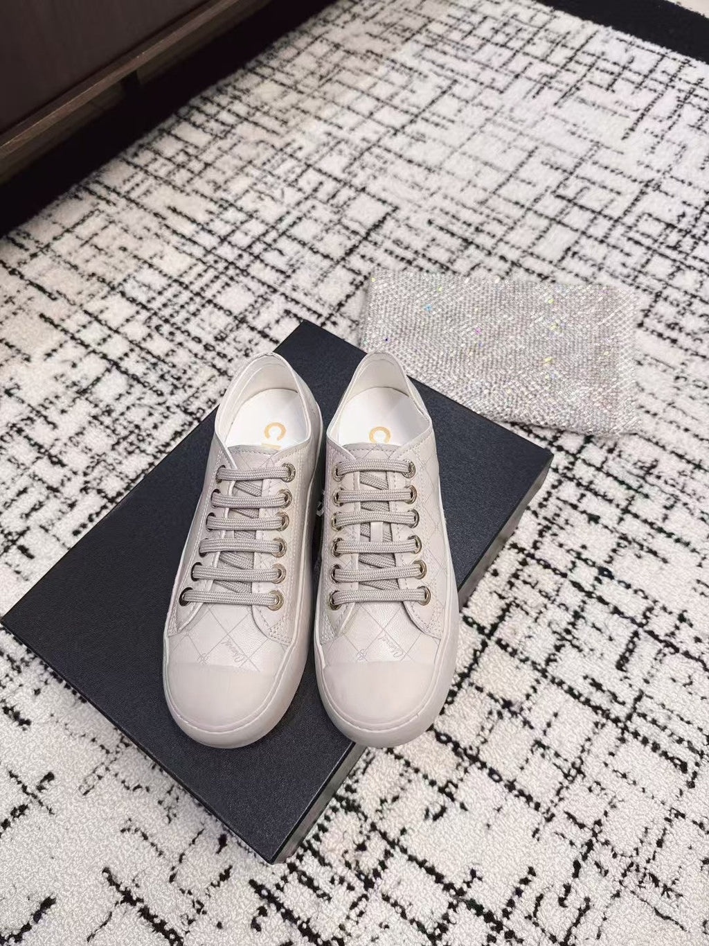 BISCUIT SNEAKERS IN PALE GRAY CALFSKIN