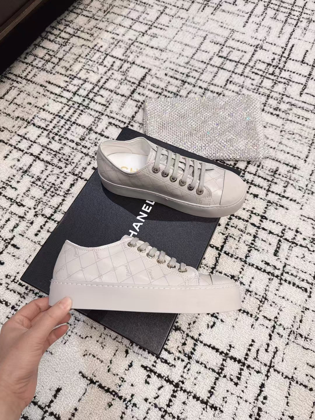 BISCUIT SNEAKERS IN PALE GRAY CALFSKIN