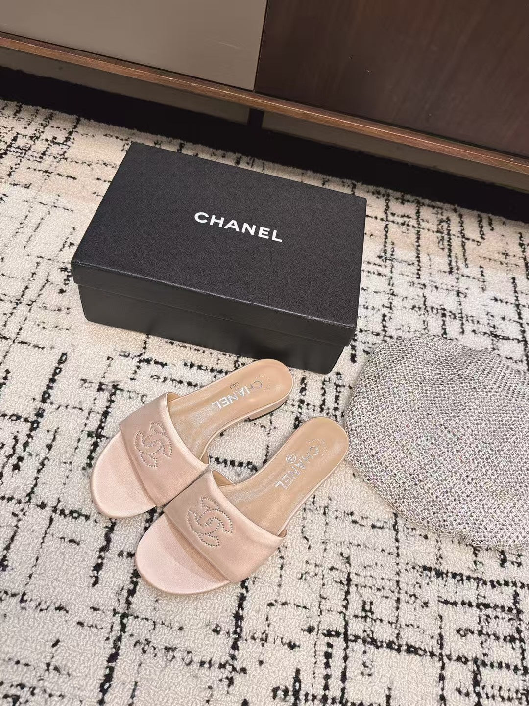 SLIPPERS IN LIGHT PINK SATIN MIX CALFSKIN