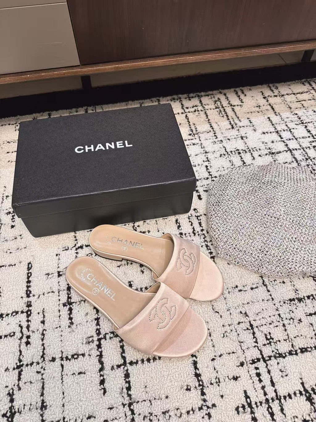 SLIPPERS IN LIGHT PINK SATIN MIX CALFSKIN