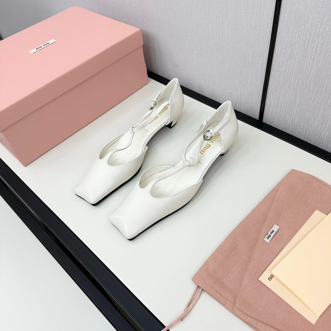 BALLET SANDAL WHITE LAMBSKIN WITH T-STRAP