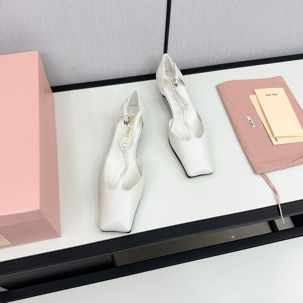 BALLET SANDAL WHITE LAMBSKIN WITH T-STRAP
