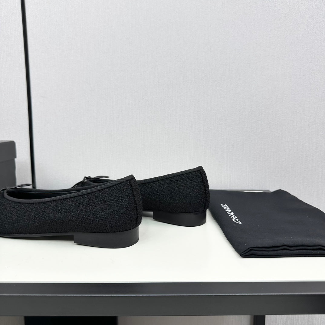 BALLET FLATS IN BLACK TWEED AND CALFSKIN