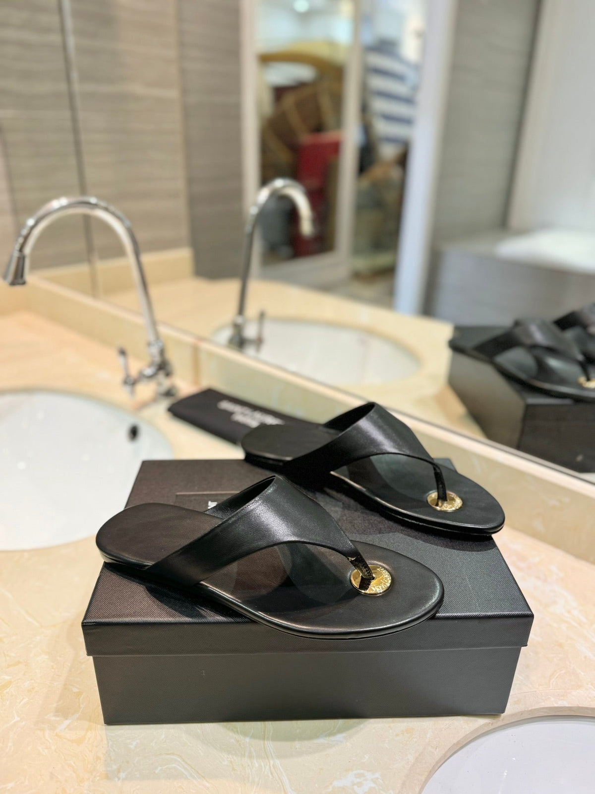 SL KOUROS THONG SANDALS BLACK CALFSKIN