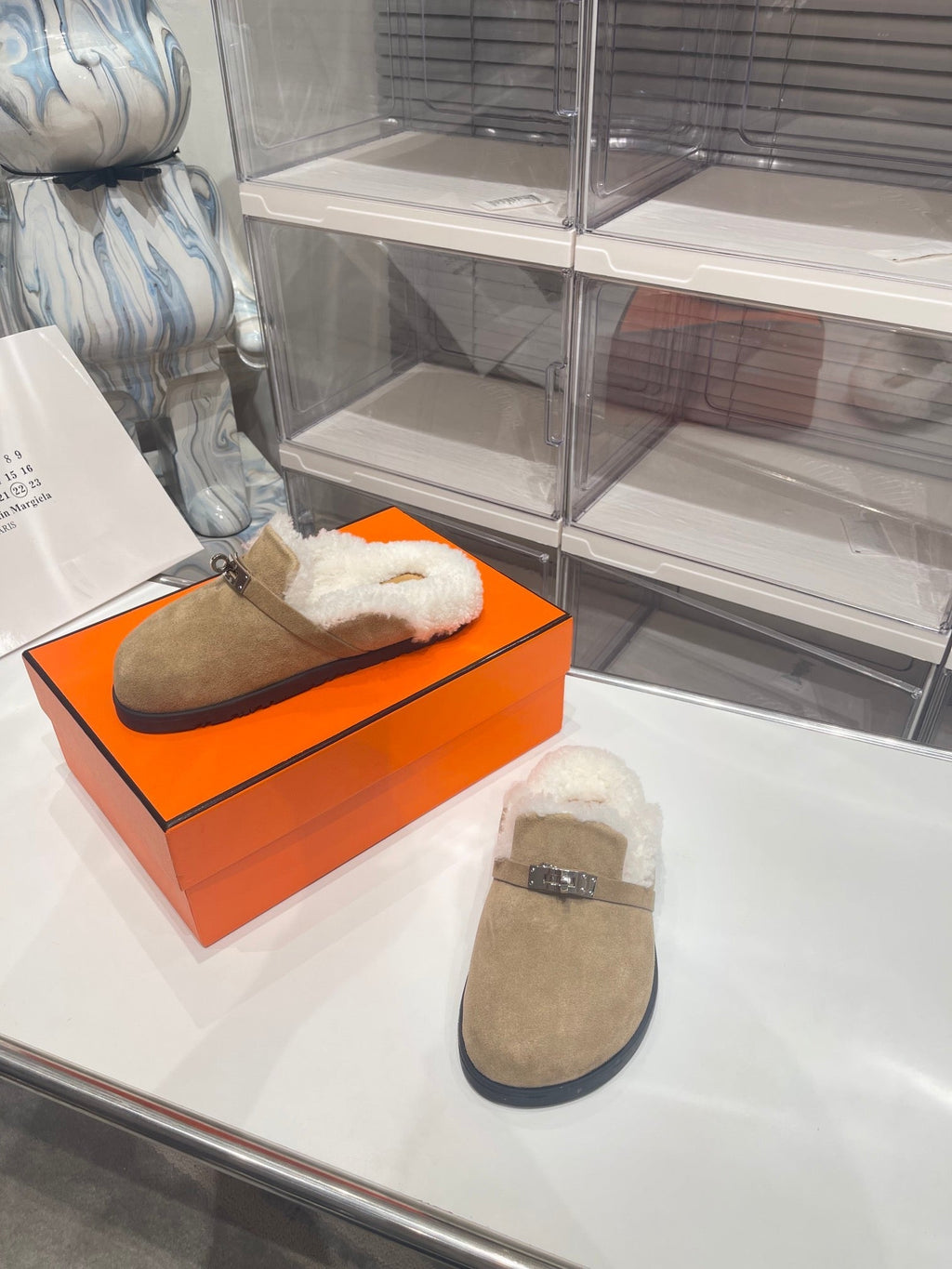 SLIP-ON MULE IN TORTILLA BROWN SUEDE AND SHEARLING LINING