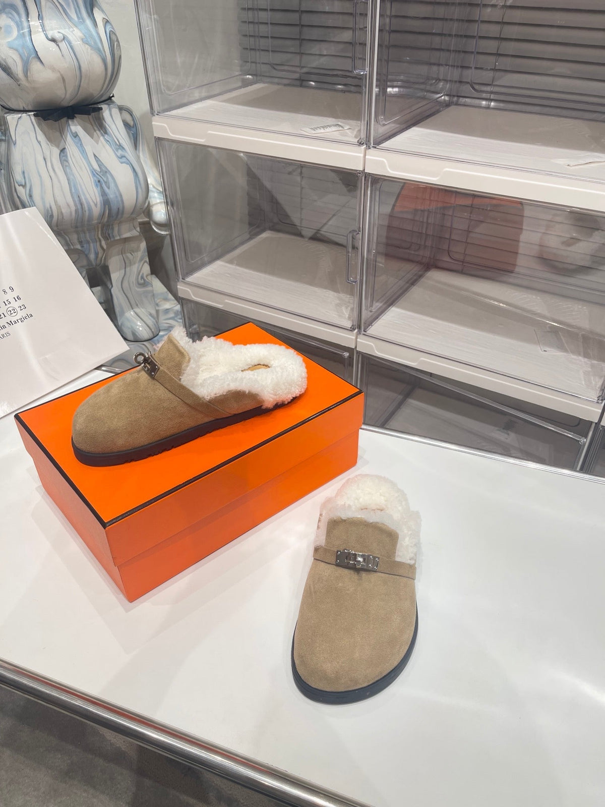 SLIP-ON MULE IN TORTILLA BROWN SUEDE AND SHEARLING LINING